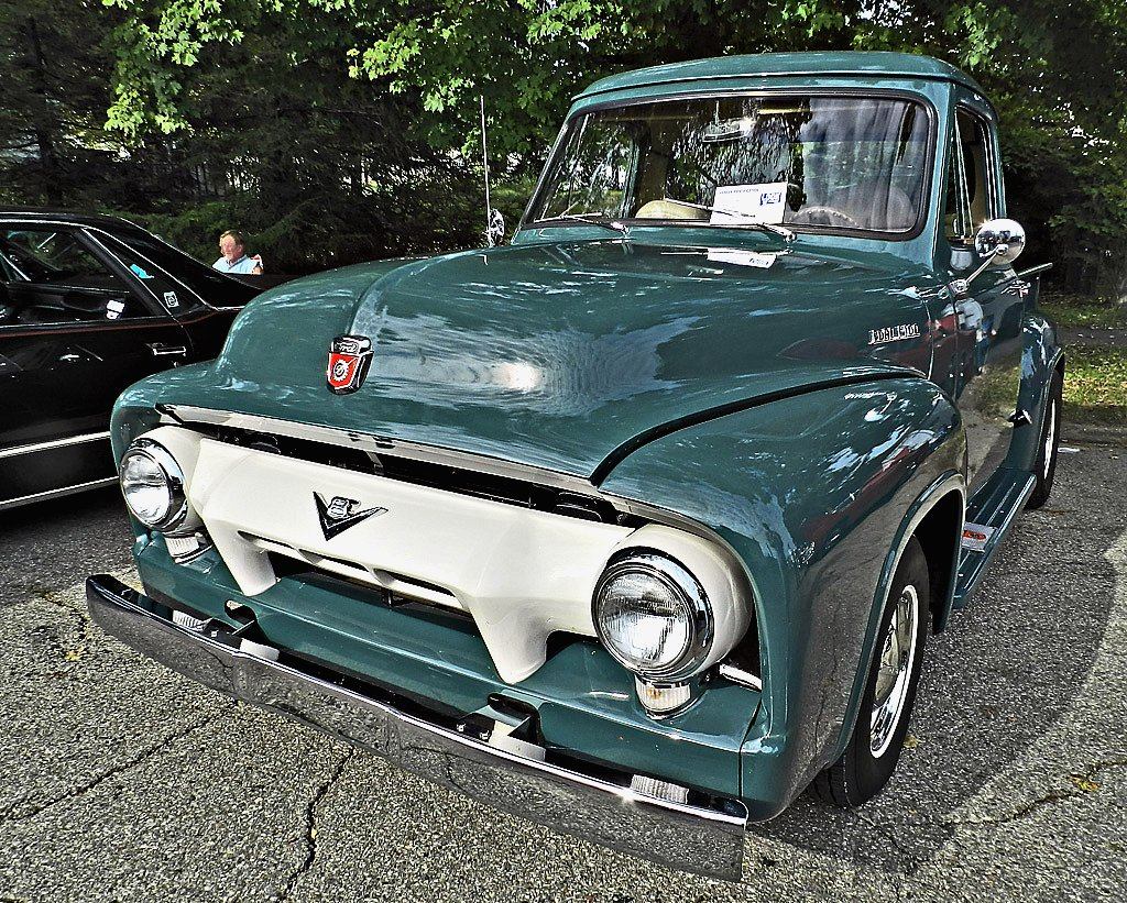 A 1954 Ford pickup at a cruise-in in Richmond Dale, Ohio. Not the one in the story.