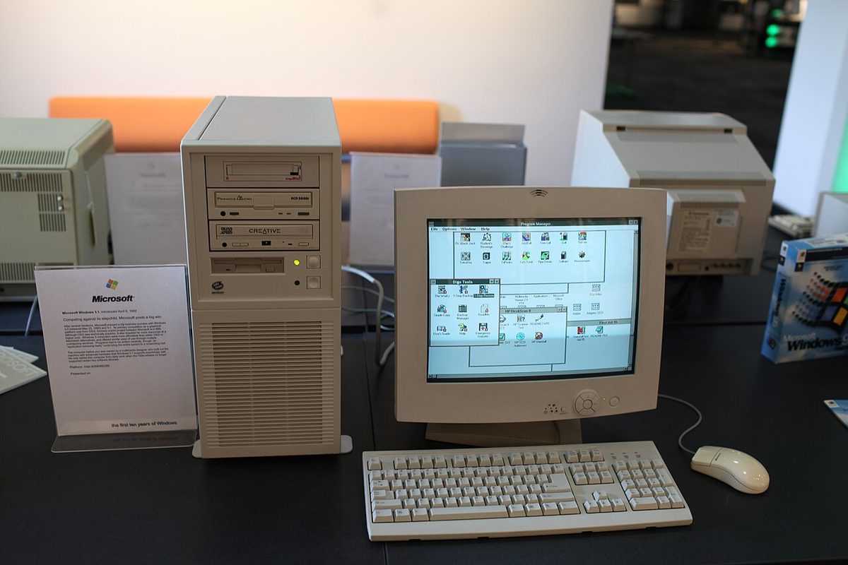 A tower PC running Windows 3.1, on display at the Living Computer Museum in Seattle. Not the one in the story.